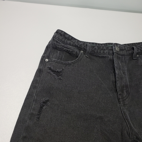 Wild fable high rise Bermuda black denim distressed jean shorts women's size 12 - Picture 3 of 13